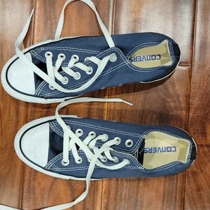 Converse size 8,womens,EUC